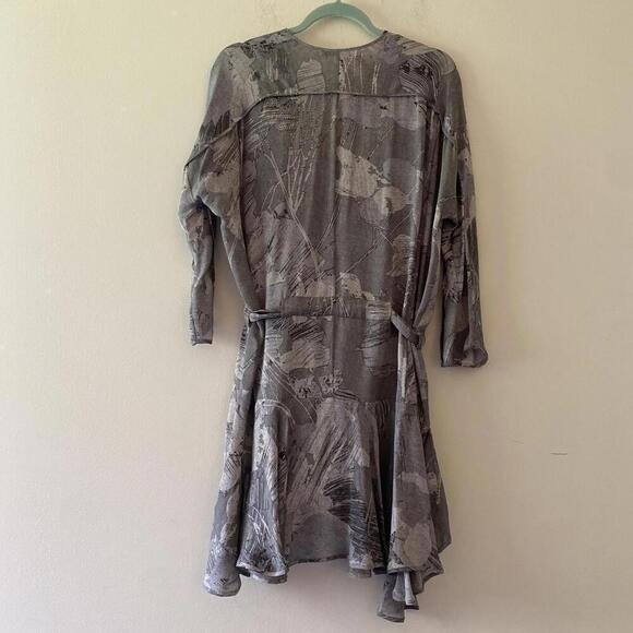 HALSTON HERITAGE silver gray long sleeve ruffle mini dress - Picture 5 of 8